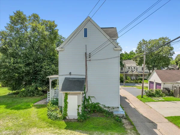$675,000 | 819 24th Avenue Northeast, Minneapolis, MN 55418