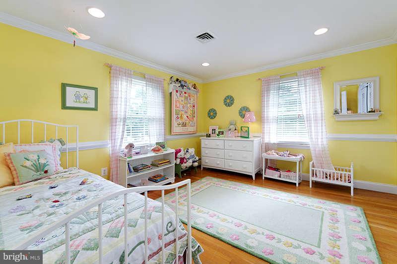 9605 Atwood Road Vienna, VA 22182 - Photo 19 of 30 Bedroom