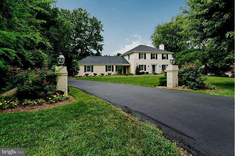 9605 Atwood Road Vienna, VA 22182 - Photo 24 of 30 Exterior Front