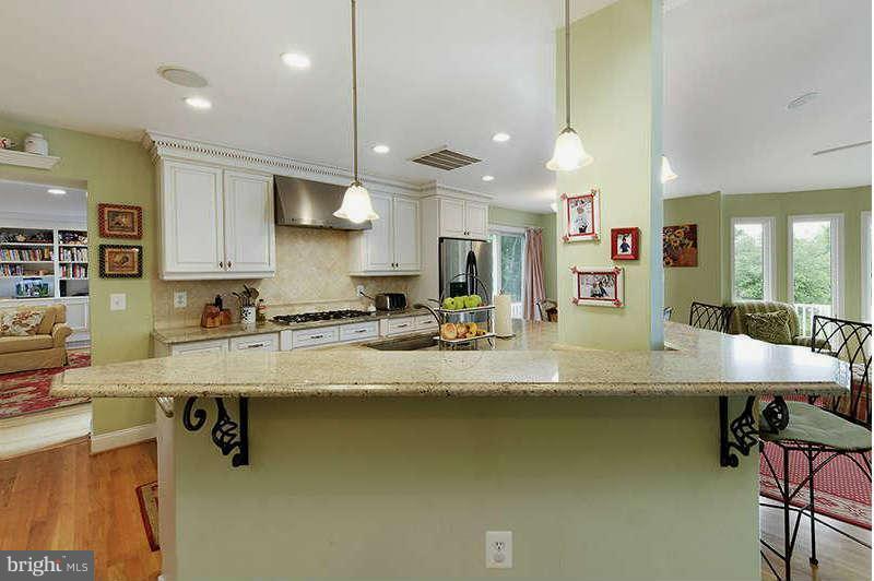 9605 Atwood Road Vienna, VA 22182 - Photo 7 of 30 Kitchen