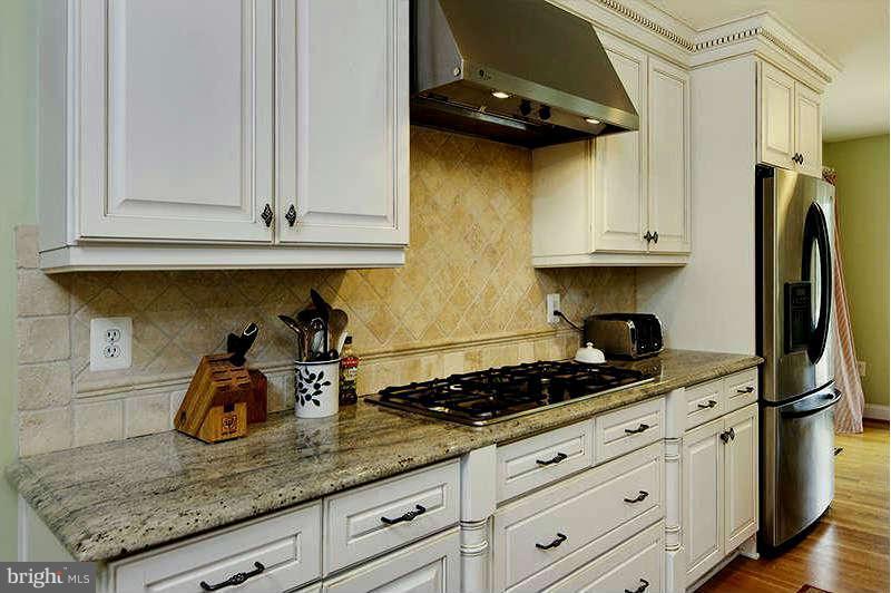 9605 Atwood Road Vienna, VA 22182 - Photo 9 of 30 Kitchen