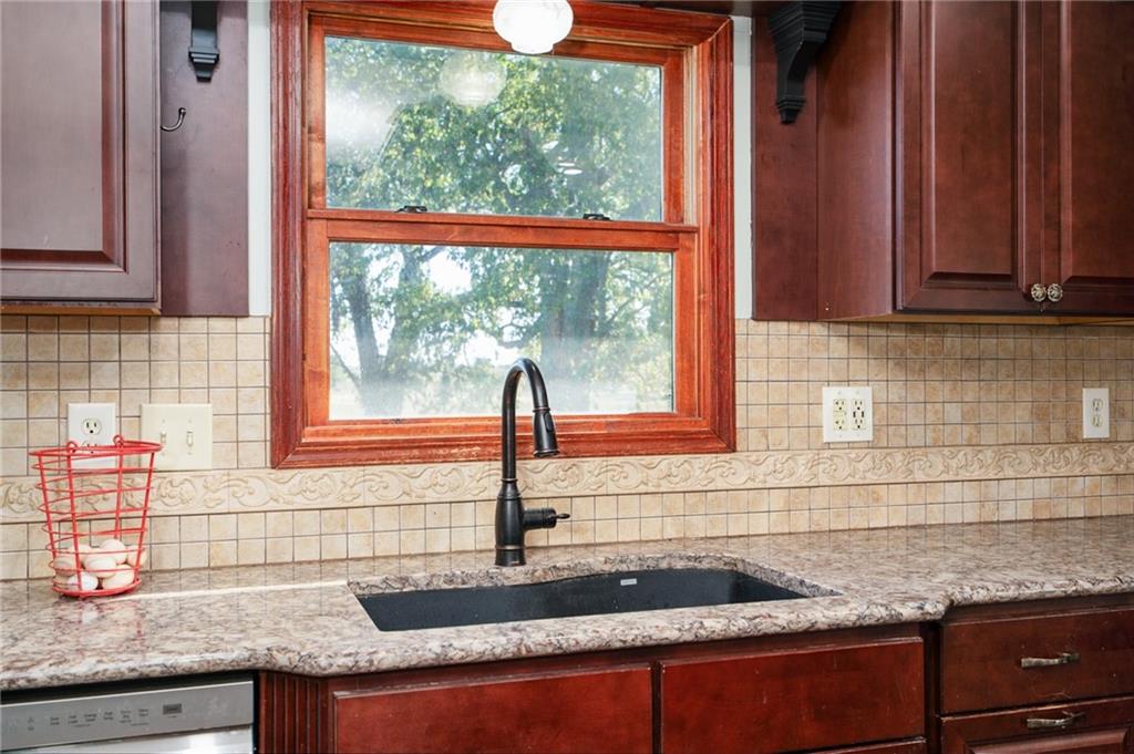 3019 Pawnee Road Ottawa, KS 66067 - Photo 17 of 75