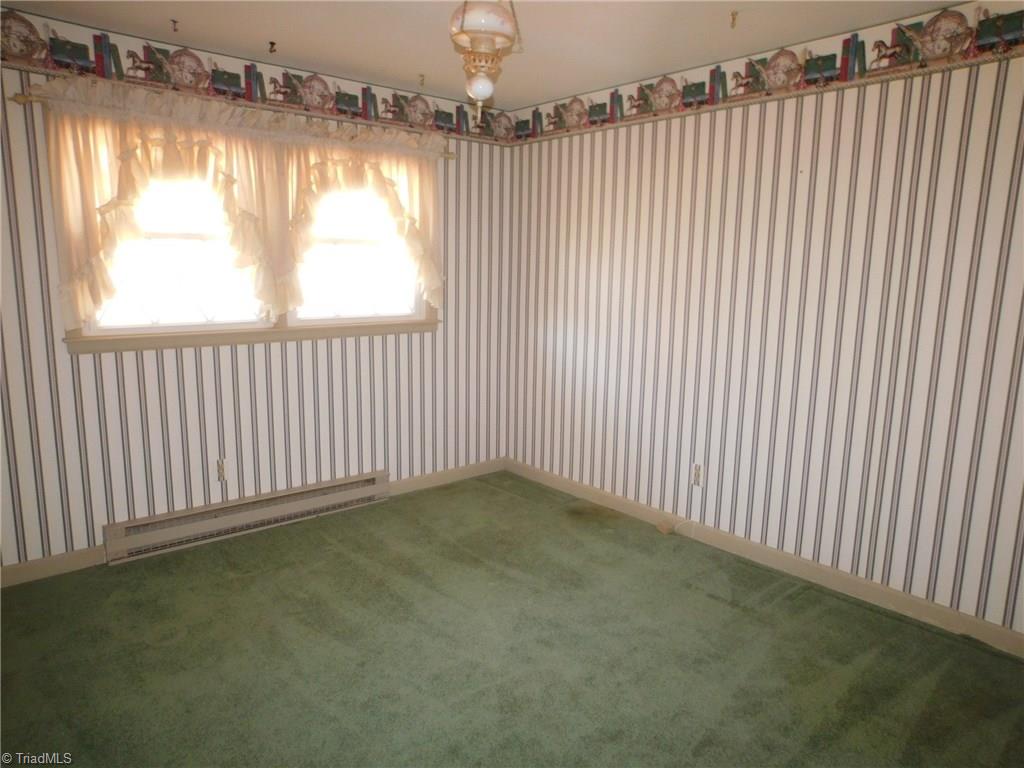 1058 Atwater Road Burlington, NC 27217 - Photo 3 of 14 Gallery Image 3