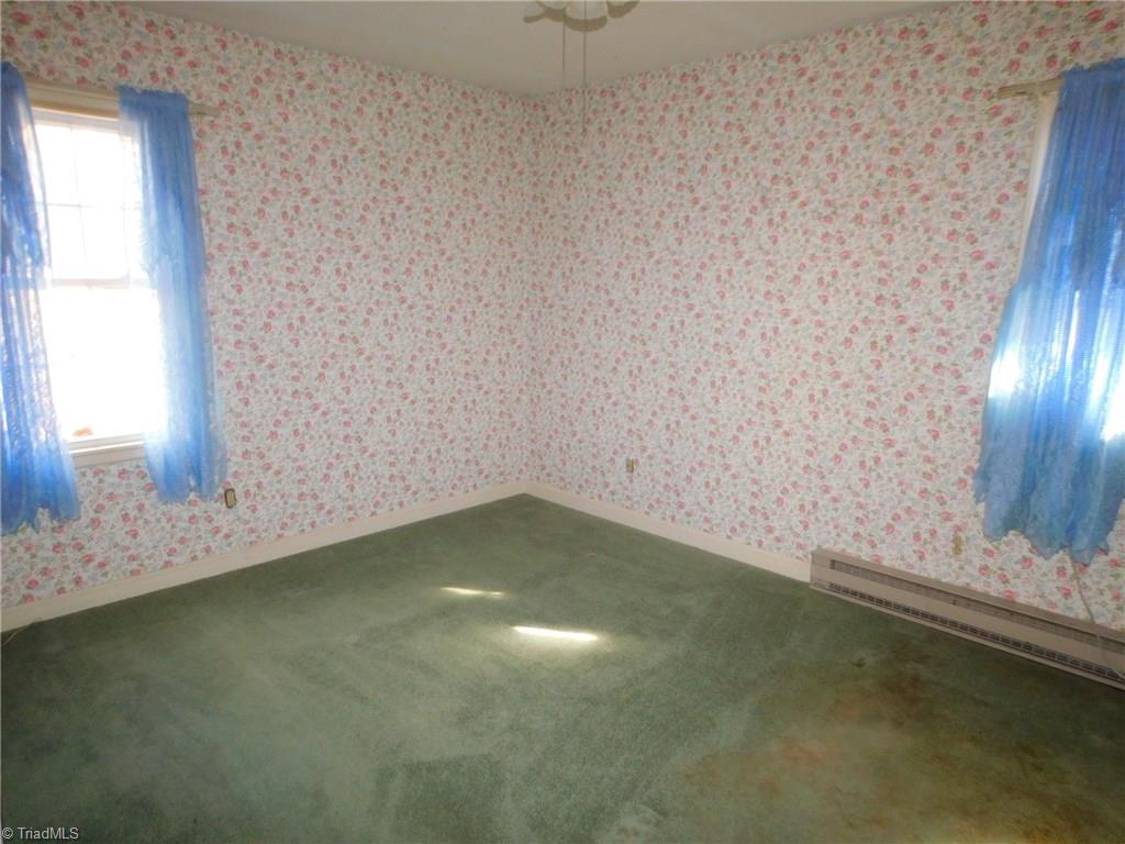 1058 Atwater Road Burlington, NC 27217 - Photo 4 of 14 Gallery Image 4