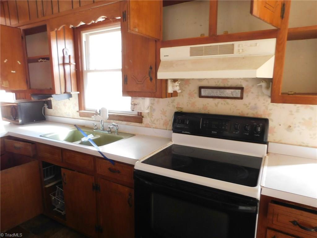 1058 Atwater Road Burlington, NC 27217 - Photo 10 of 14 Gallery Image 10