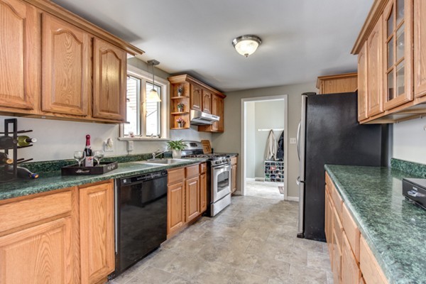 5 Kimbrough Road Billerica, MA 01821 - Photo 9 of 30