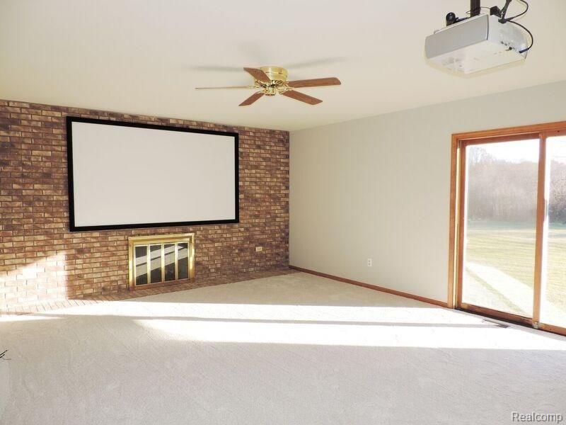3733 Prospect Road Ann Arbor, MI 48105 - Photo 12 of 27 DSCN4379_preview.jpg