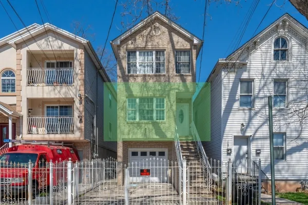 $2,600 | 1049 Lafayette Street, Unit 1, Elizabeth, NJ 07201