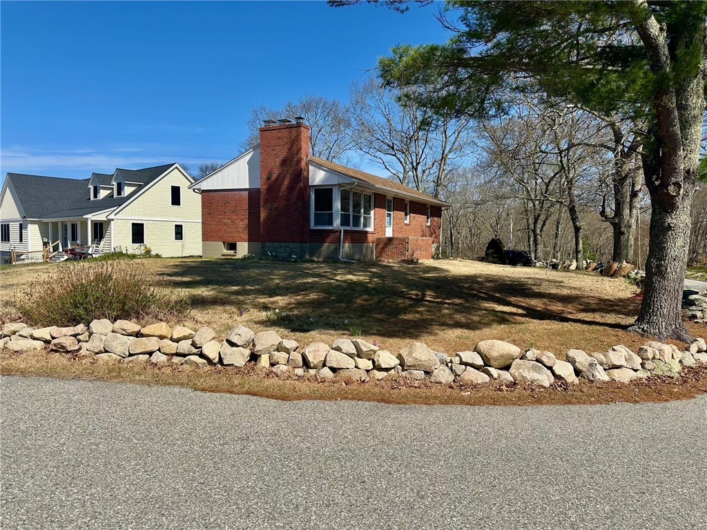 17 Pound Road Westerly, RI 02891 - Photo 2 of 27