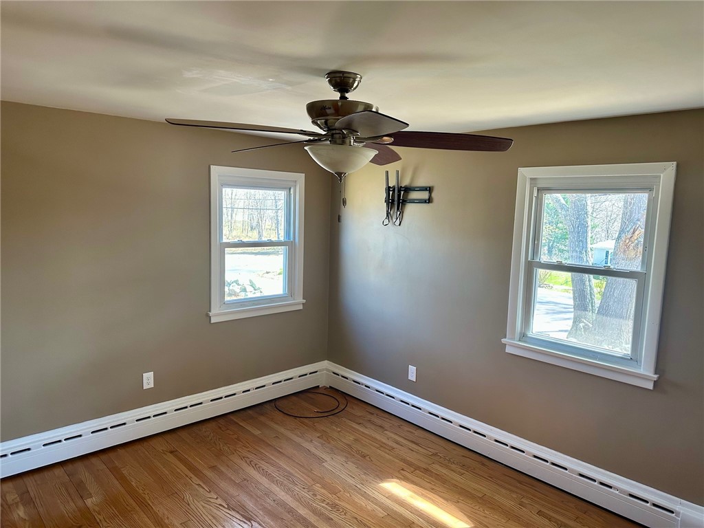 17 Pound Road Westerly, RI 02891 - Photo 5 of 27