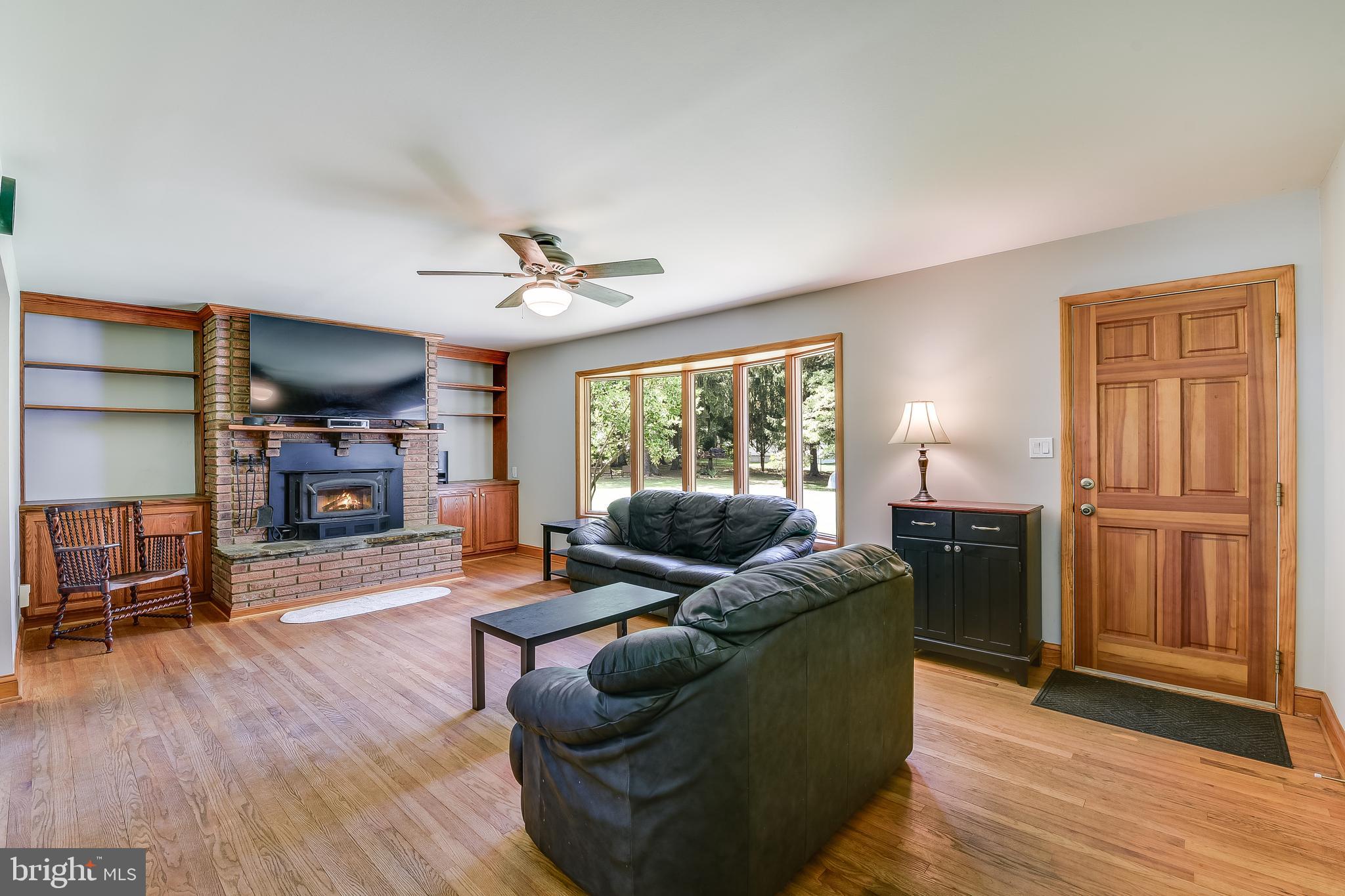 8408 Maryland Road Pasadena, MD 21122 - Photo 22 of 47 OVERSIZED FAMILY ROOM FACES BACKYARD