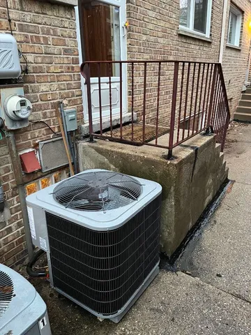 $399,900 | 1414 West Sherwin Avenue, Unit C, Chicago, IL 60626