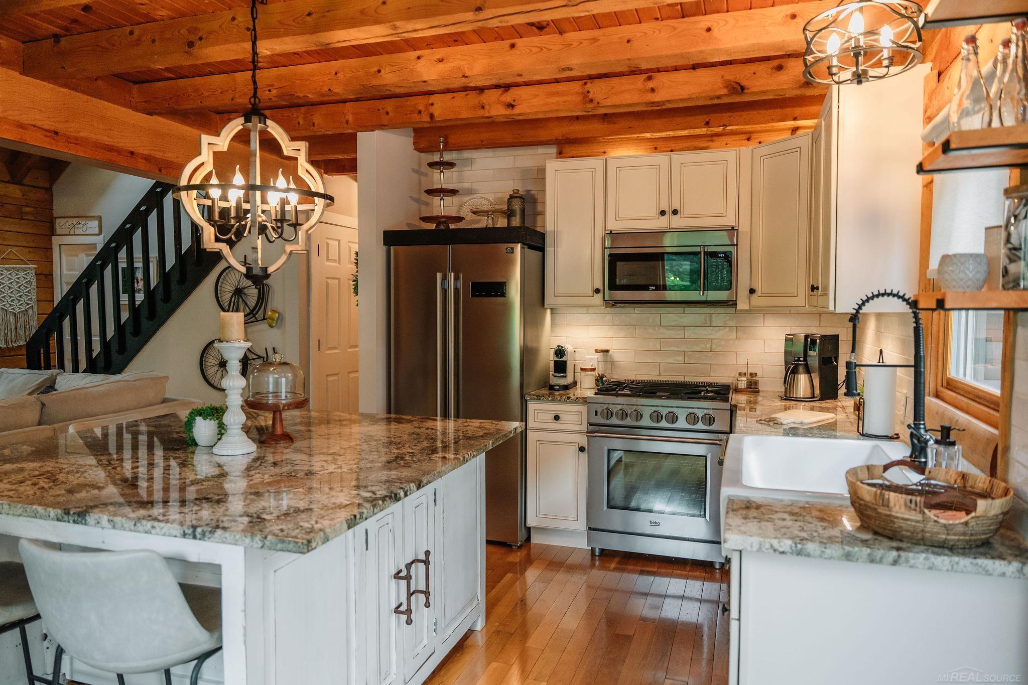 1778 Clark Lake Road Brighton, MI 48114 - Photo 11 of 56 50122395-10.JPG