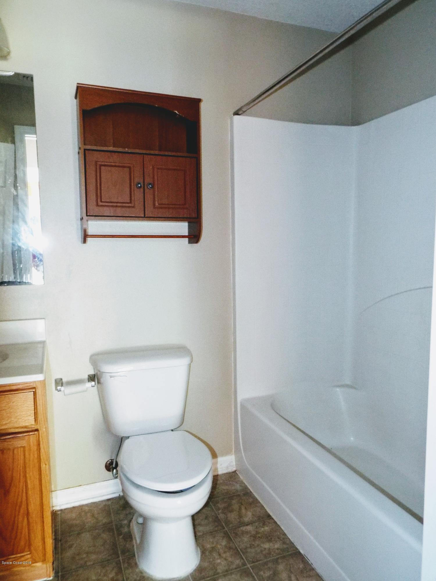 1250 Rainbow Road Southeast Palm Bay, FL 32909 - Photo 16 of 20 Guest Bath