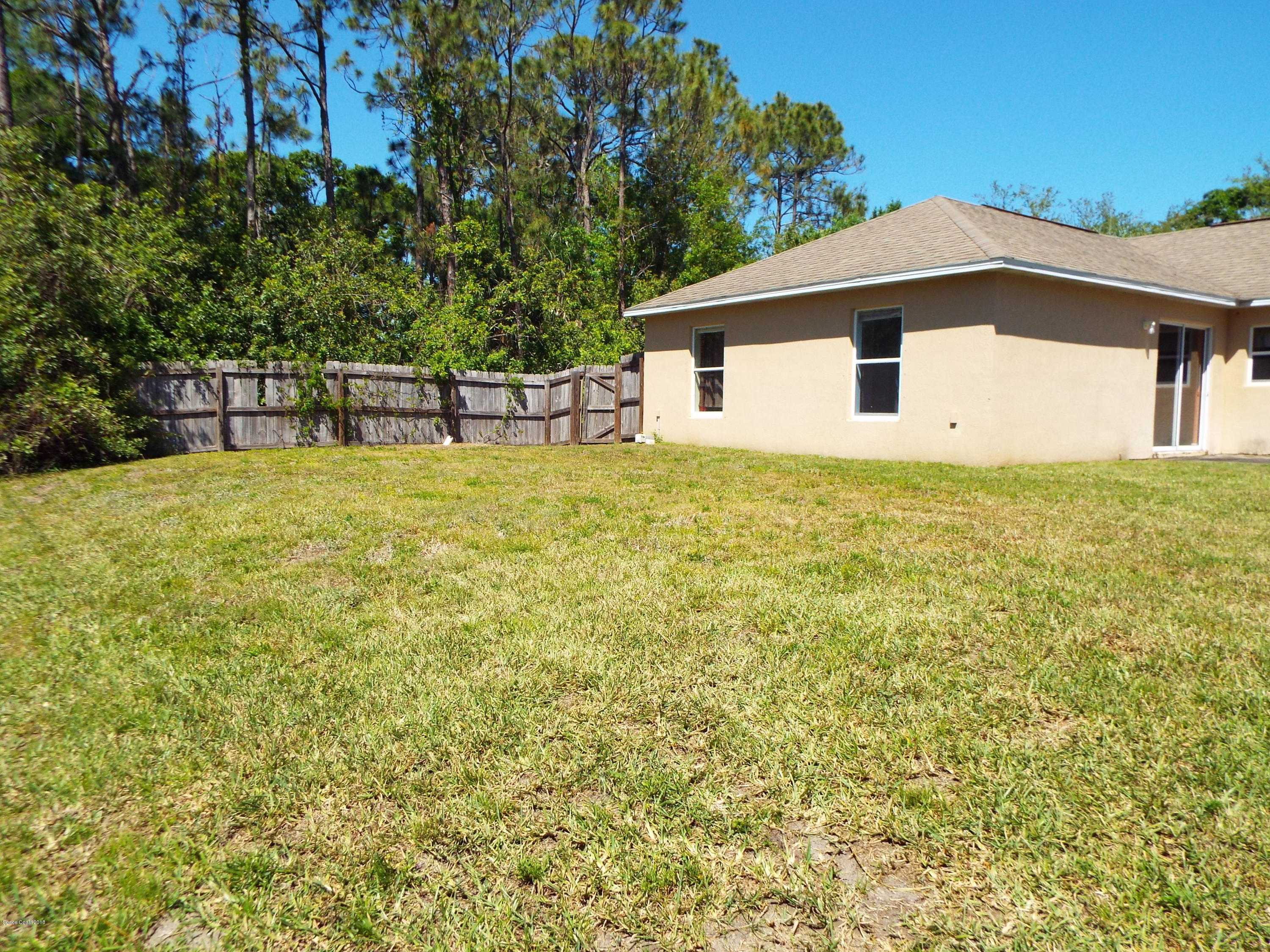 1250 Rainbow Road Southeast Palm Bay, FL 32909 - Photo 4 of 20 Backyard