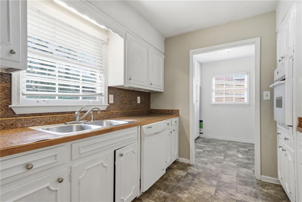 1155 Evangeline Road Decatur, GA 30035 - Photo 8 of 48