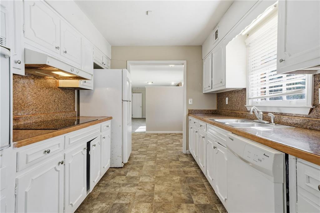 1155 Evangeline Road Decatur, GA 30035 - Photo 9 of 48