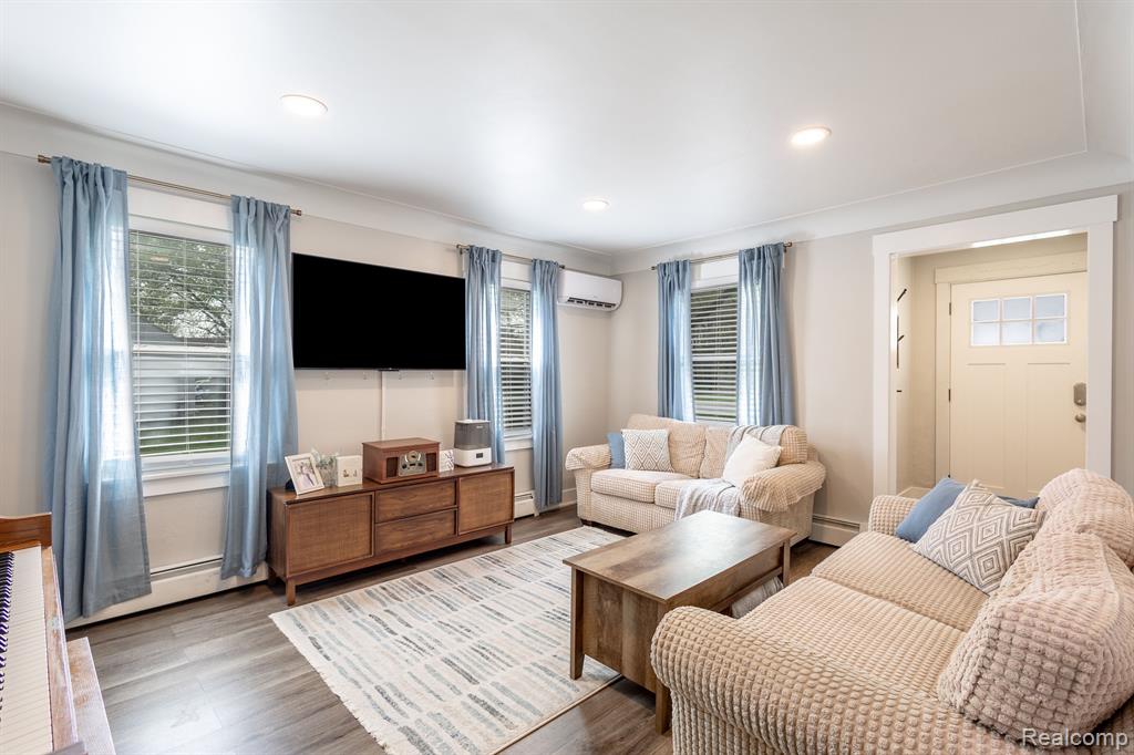 17921 Inkster Road Romulus, MI 48174 - Photo 6 of 28 Gallery Image 6
