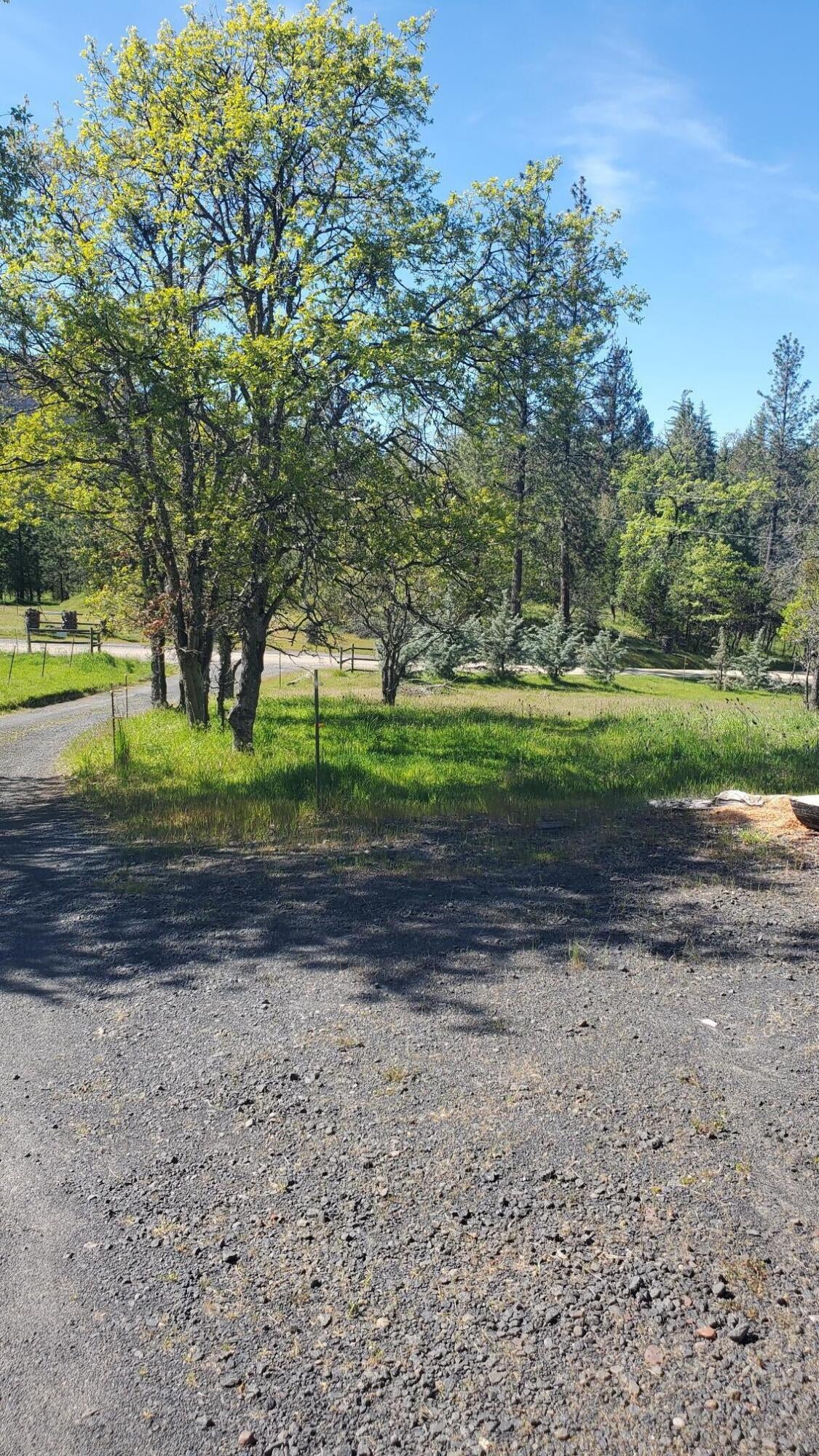 3505 North Obenchain Road Eagle Point, OR 97524 - Photo 10 of 12 20240509_161324