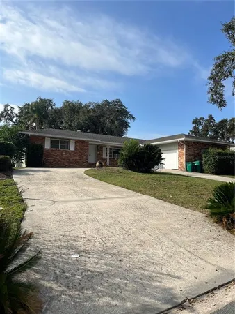 $2,800 | 812 Northside Drive, Mount Dora, FL 32757