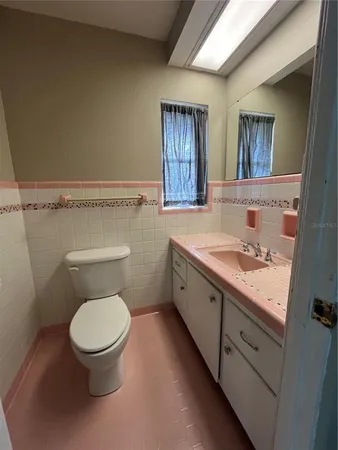 $2,800 | 812 Northside Drive, Mount Dora, FL 32757