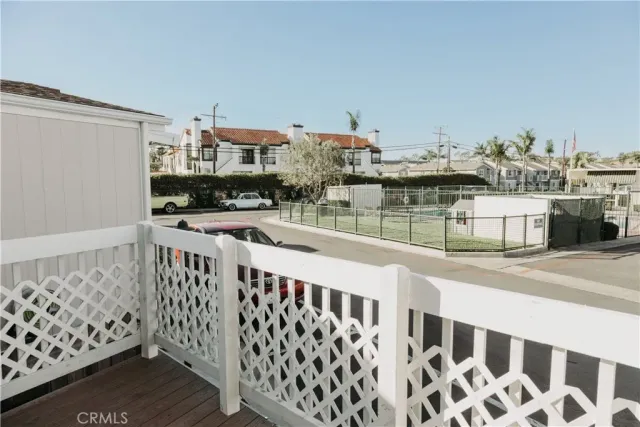 a view of a living room and kitchen