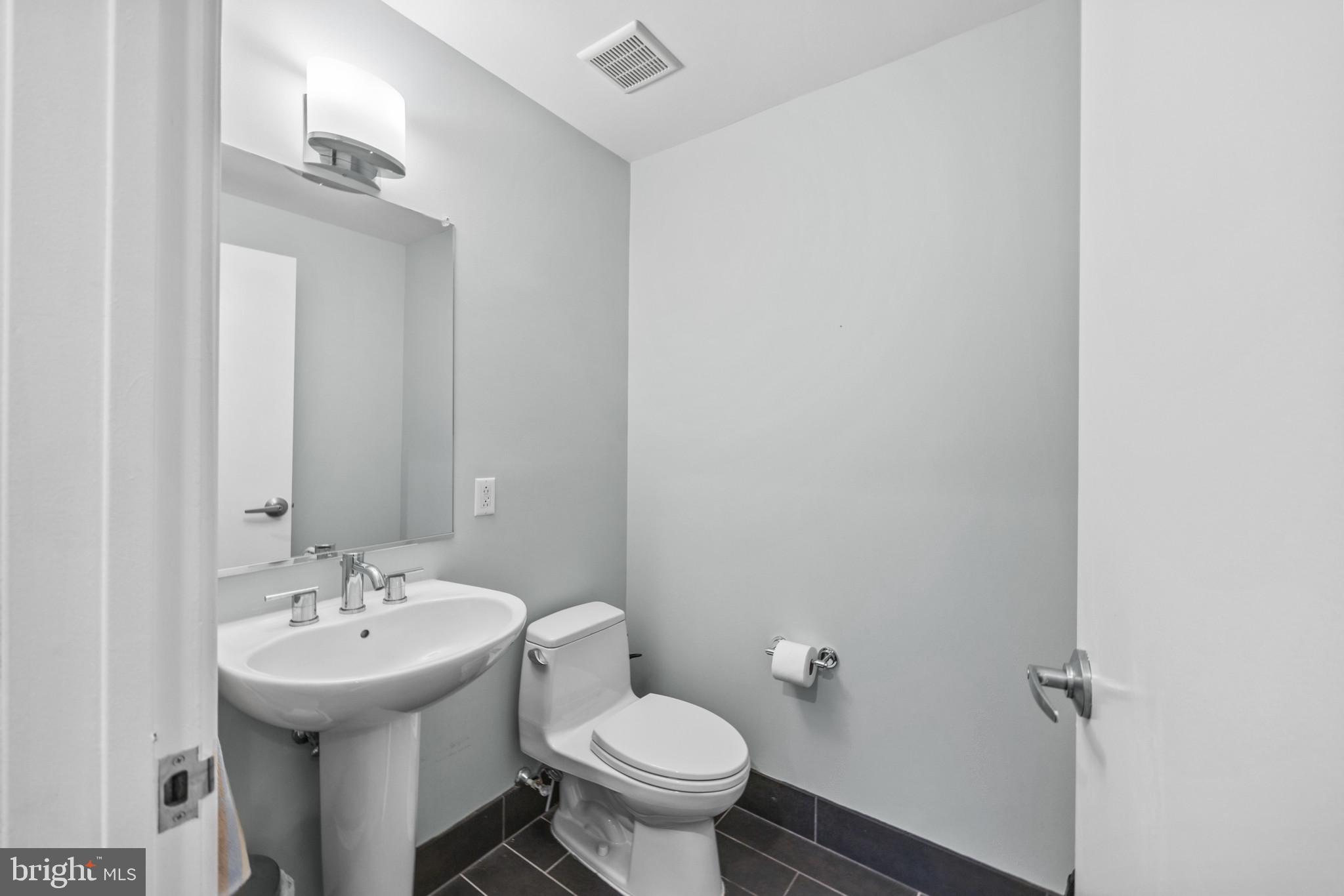 1200 Steuart Street, Unit 921 Baltimore, MD 21230 - Photo 26 of 62