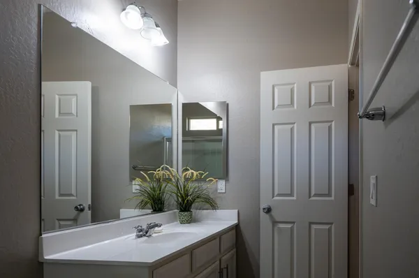 $2,800 | 241 East Roadrunner Drive, Chandler, AZ 85286