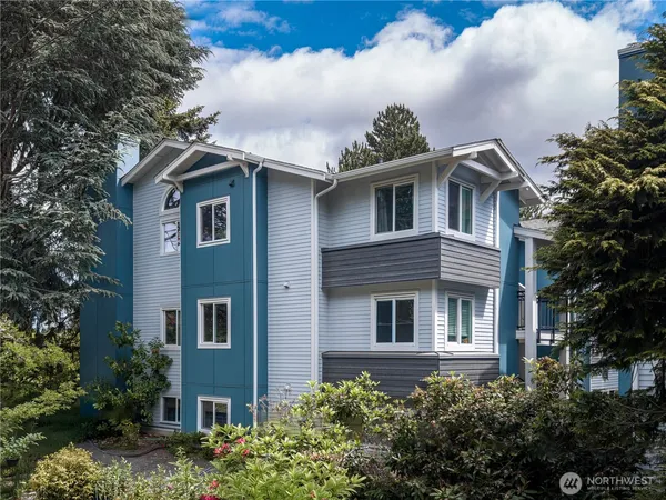 $314,999 | 907 North 163rd Street, Unit A32, Shoreline, WA 98133