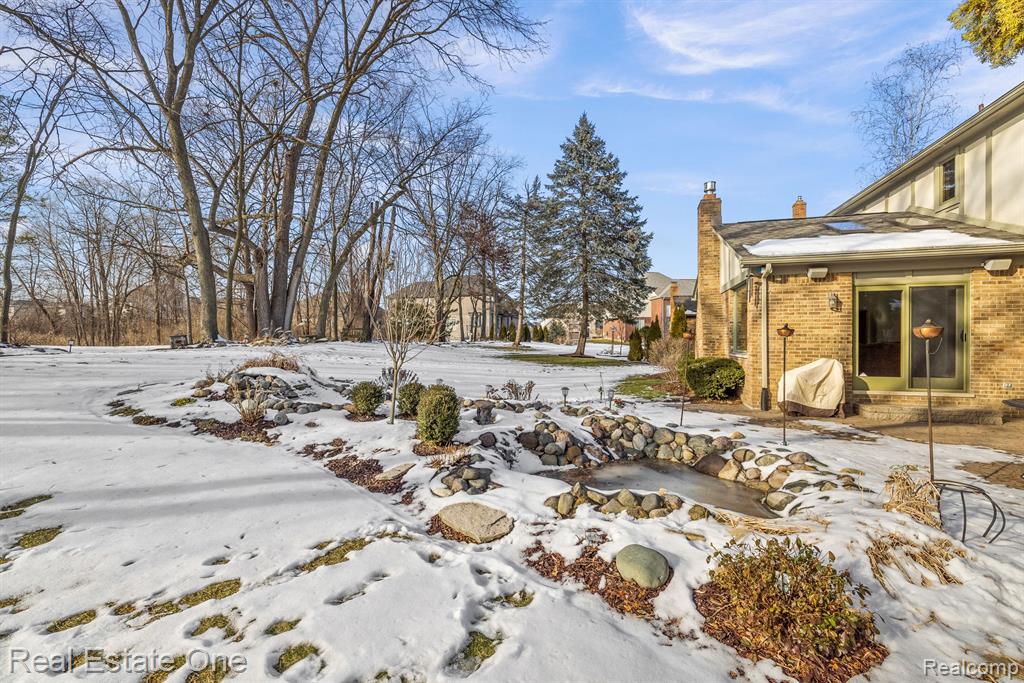 1276 Pembroke Drive Rochester Hills, MI 48307 - Photo 9 of 49