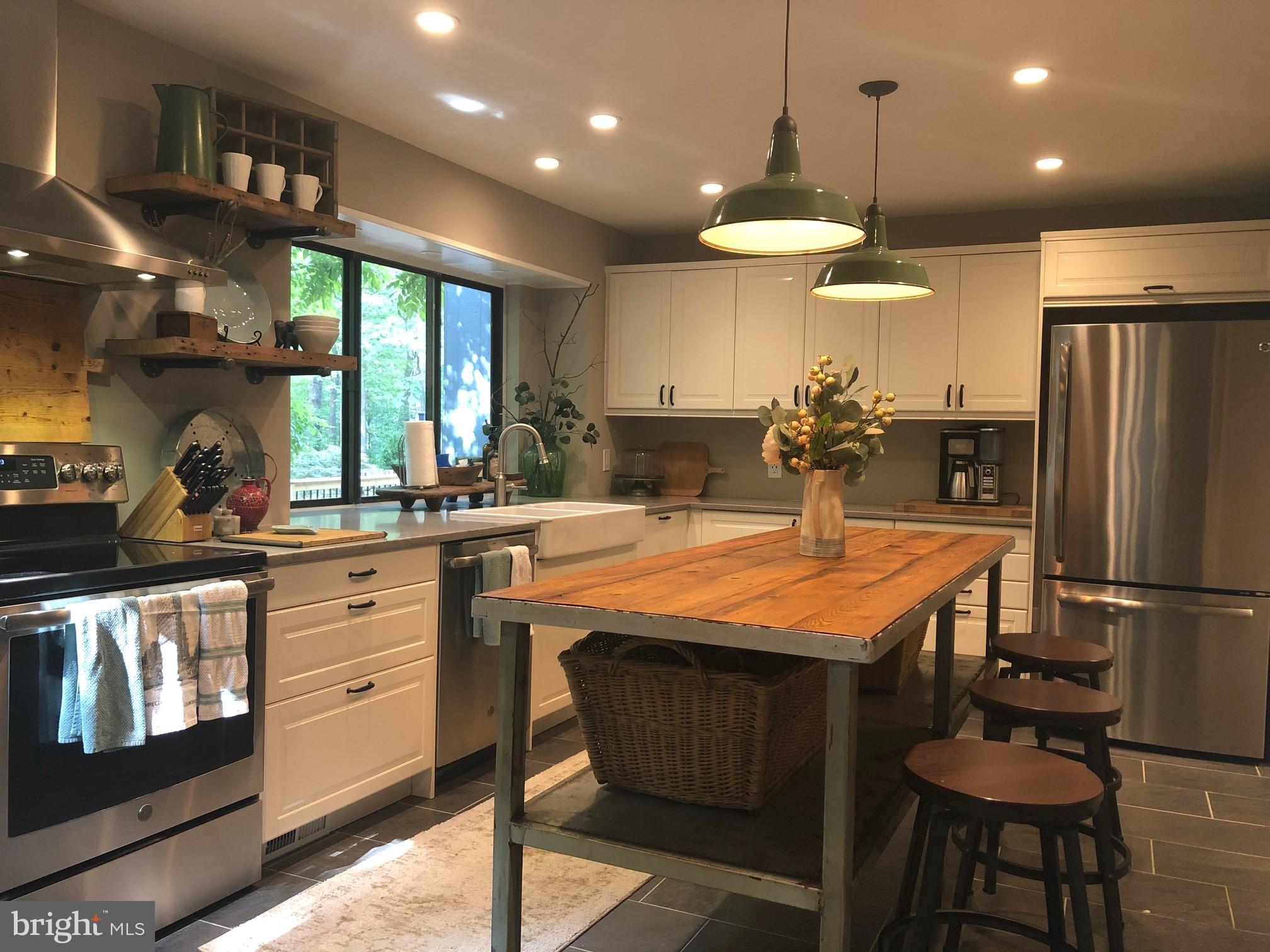 1614 Park Overlook Drive Reston, VA 20190 - Photo 1 of 29 Gallery Image 1