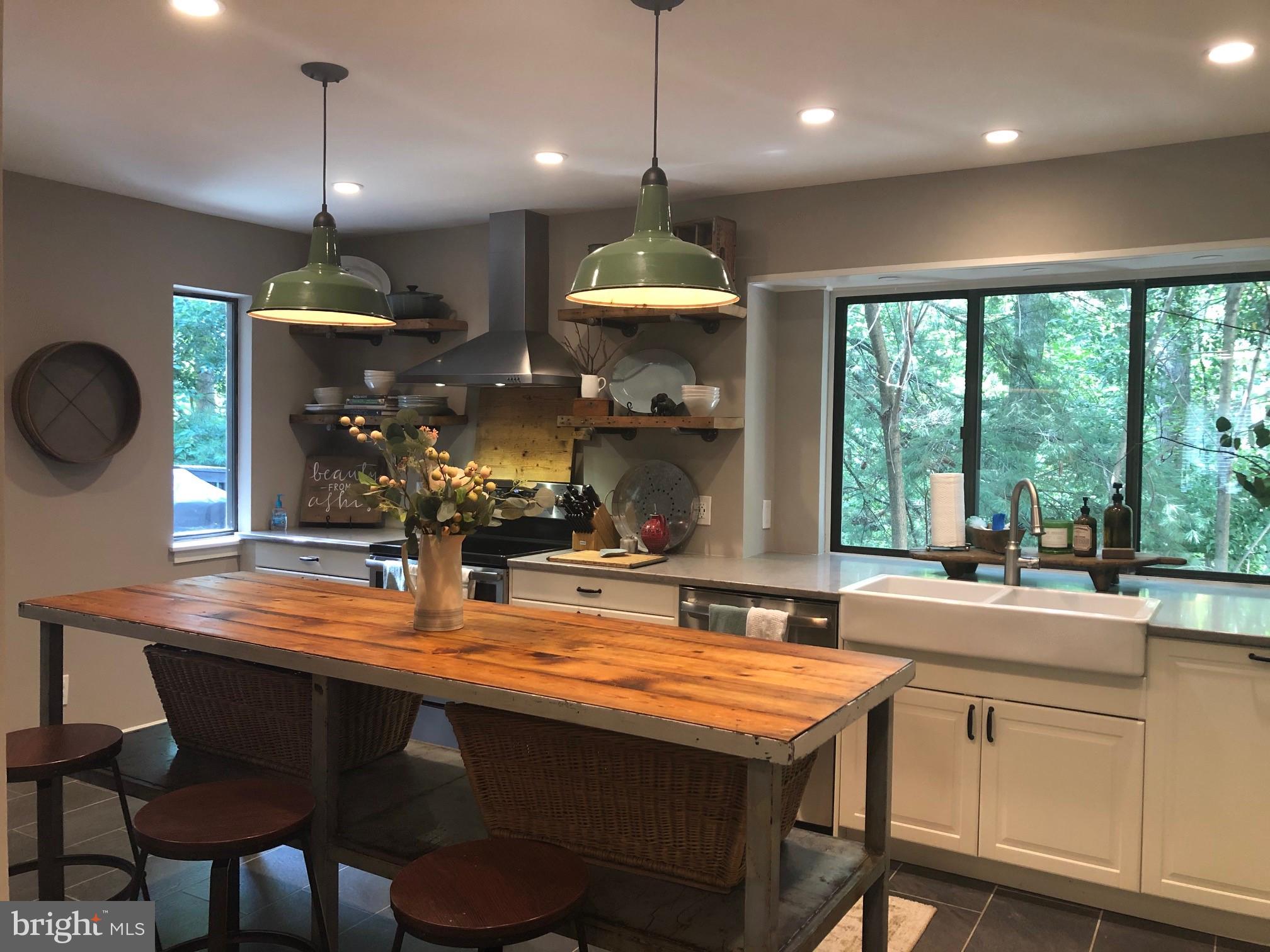 1614 Park Overlook Drive Reston, VA 20190 - Photo 6 of 29 Gallery Image 6