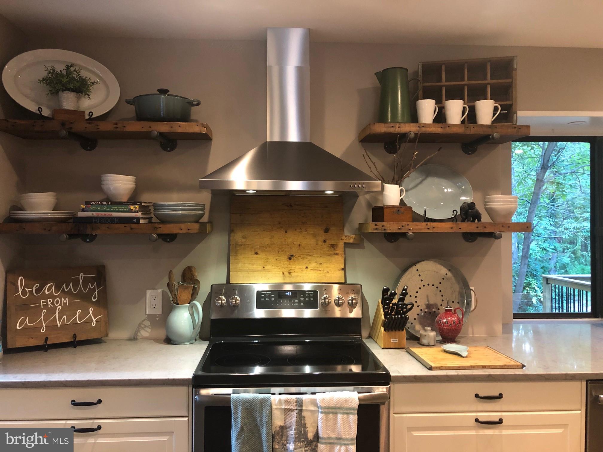 1614 Park Overlook Drive Reston, VA 20190 - Photo 8 of 29 Gallery Image 8