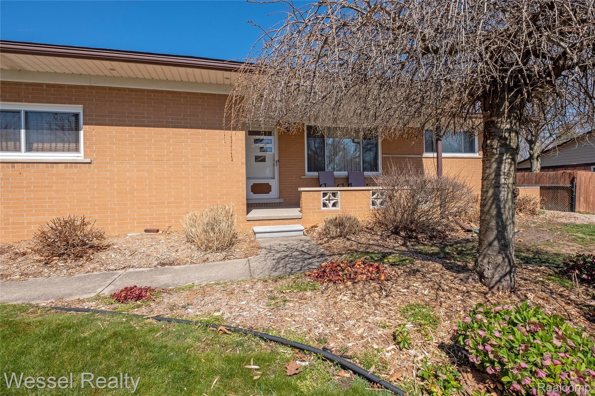 48835 Callens Road New Baltimore, MI 48047 - Photo 9 of 32 Callens-124.jpg