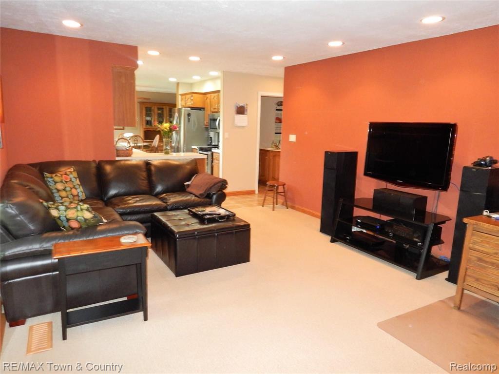 7307 Coldwater Road Flushing, MI 48433 - Photo 20 of 49
