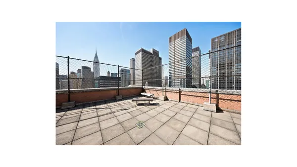 $740,000 | 145 East 48th Street, Unit 5D | Midtown East