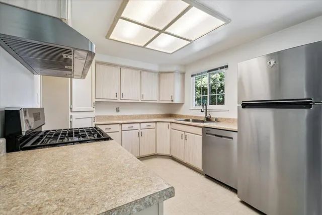 $389,990 | 6609 Medora Drive, North Highlands, CA 95660