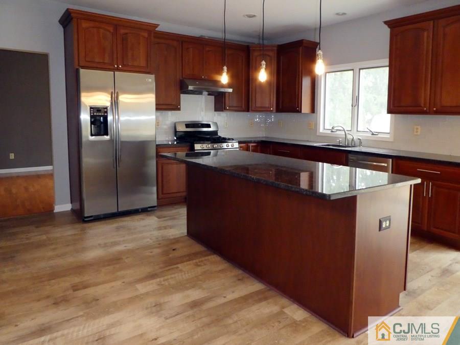 230 Treptow Road Somerset, NJ 08873 - Photo 5 of 25 Gallery Image 5