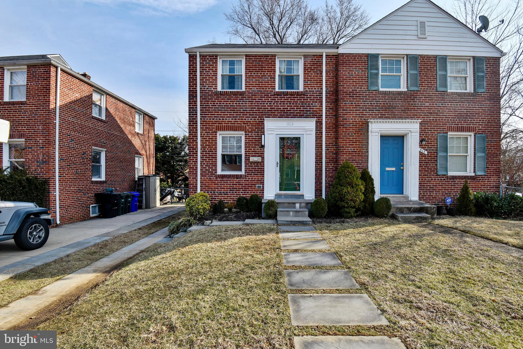 313 South Courthouse Road Arlington, VA 22204 - Photo 2 of 30