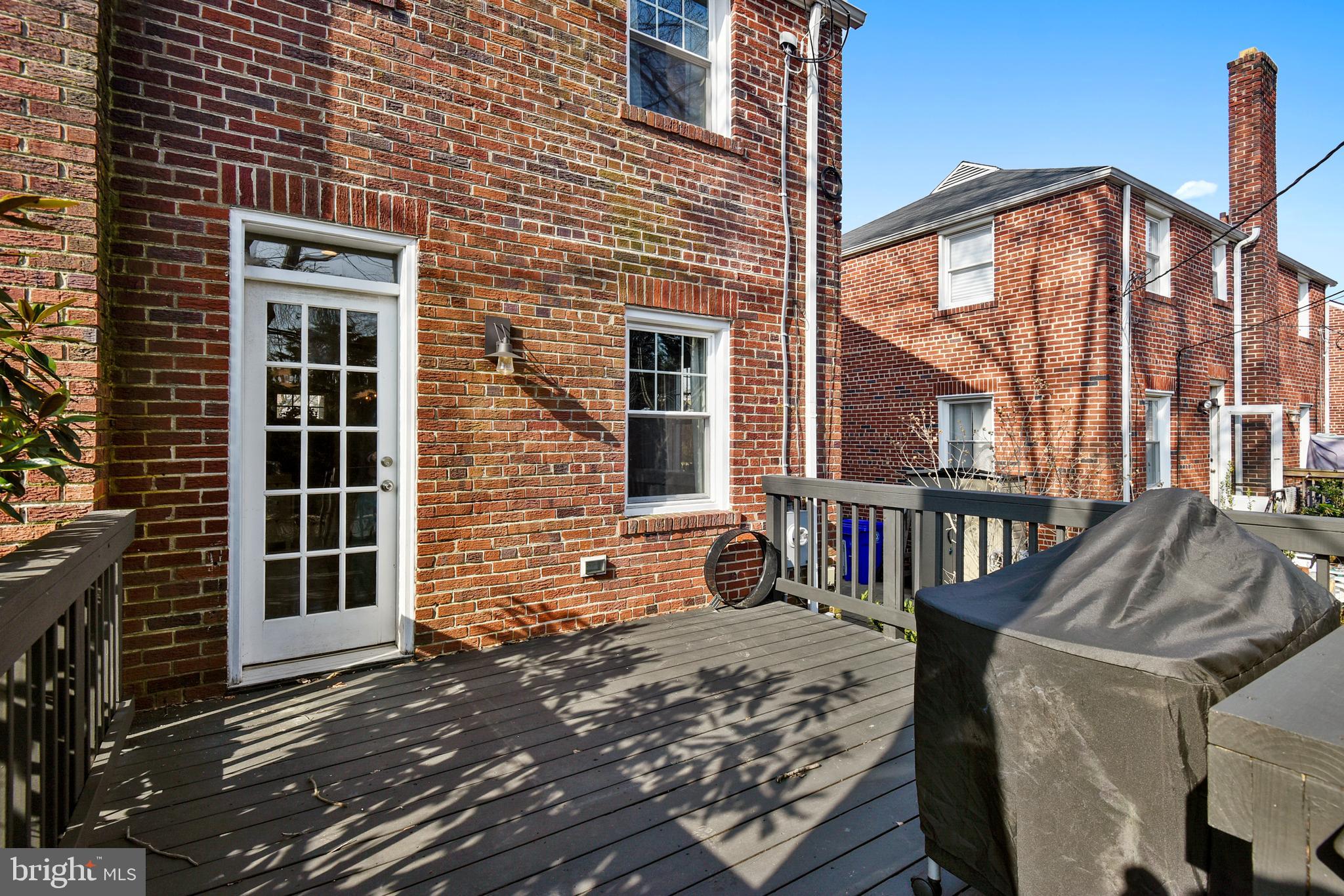 313 South Courthouse Road Arlington, VA 22204 - Photo 27 of 30 Deck