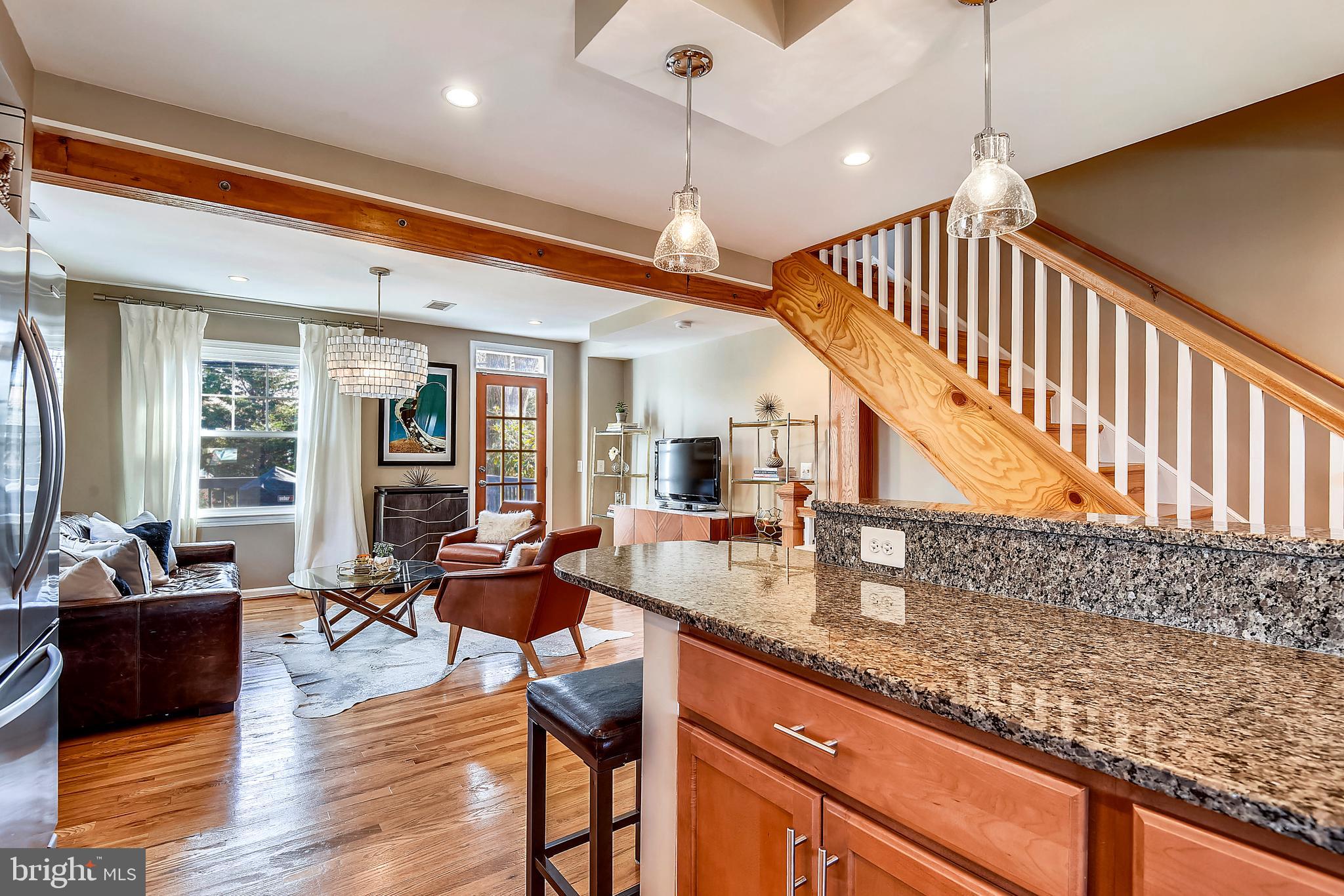 313 South Courthouse Road Arlington, VA 22204 - Photo 4 of 30 Foyer/Kitchen