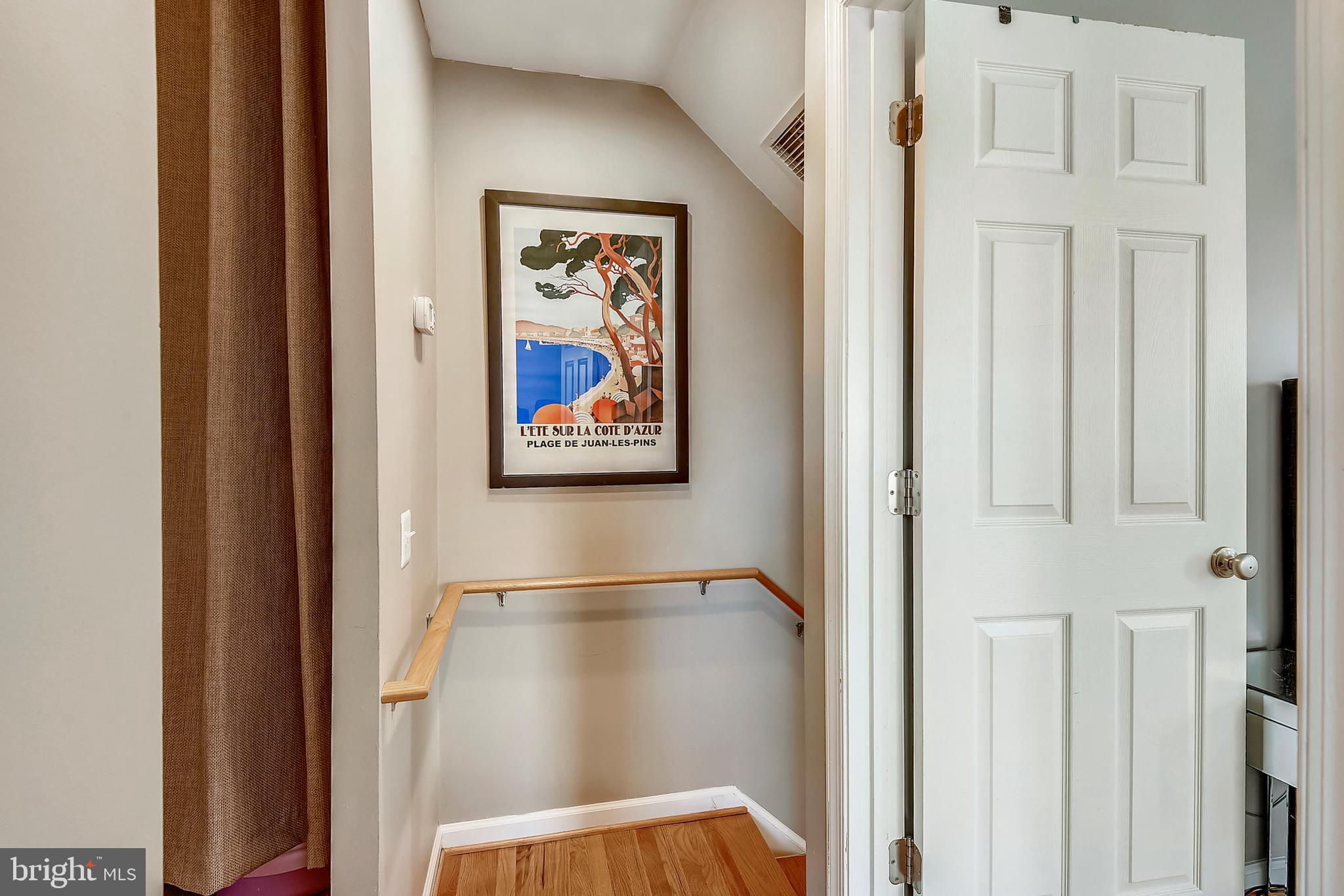 313 South Courthouse Road Arlington, VA 22204 - Photo 10 of 30 Upper Level Hallway
