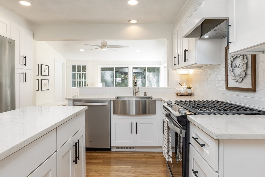 10 Hickory Drive Townsend, MA 01469 - Photo 13 of 38