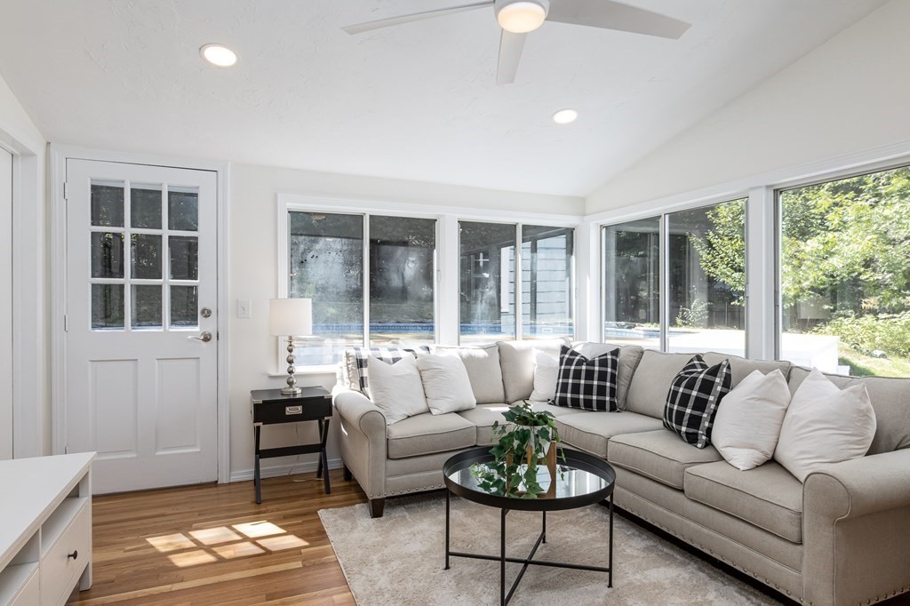 10 Hickory Drive Townsend, MA 01469 - Photo 19 of 38