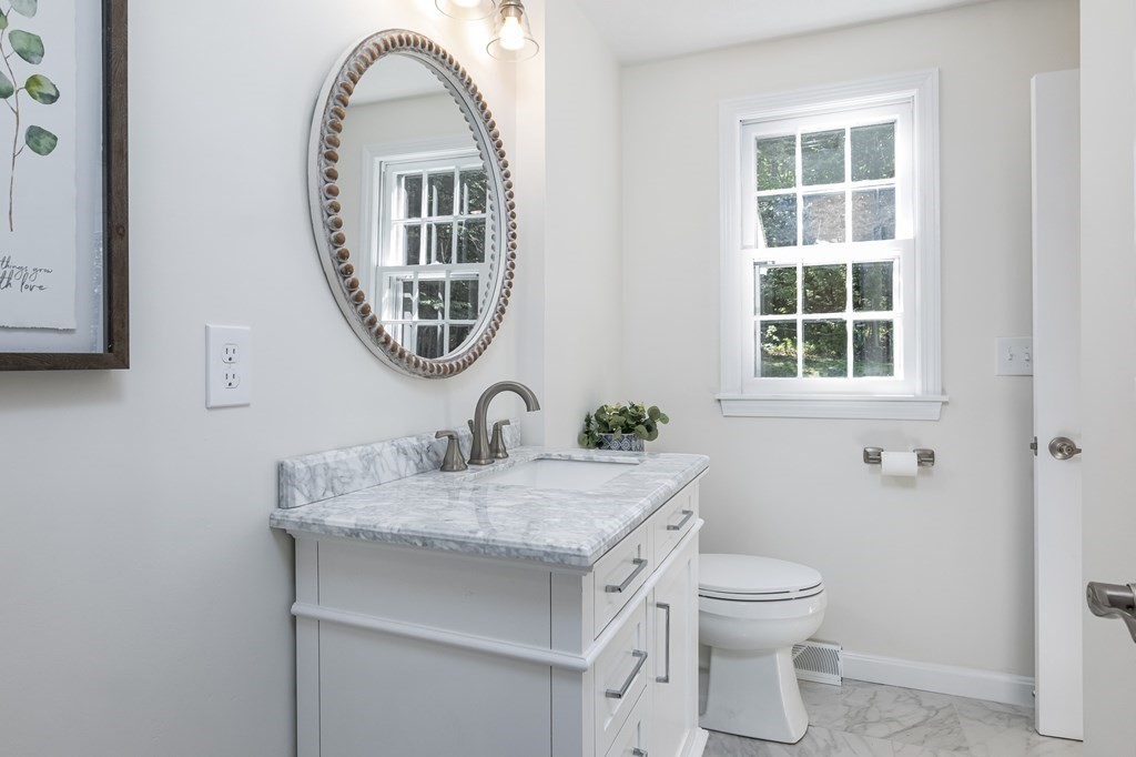 10 Hickory Drive Townsend, MA 01469 - Photo 23 of 38