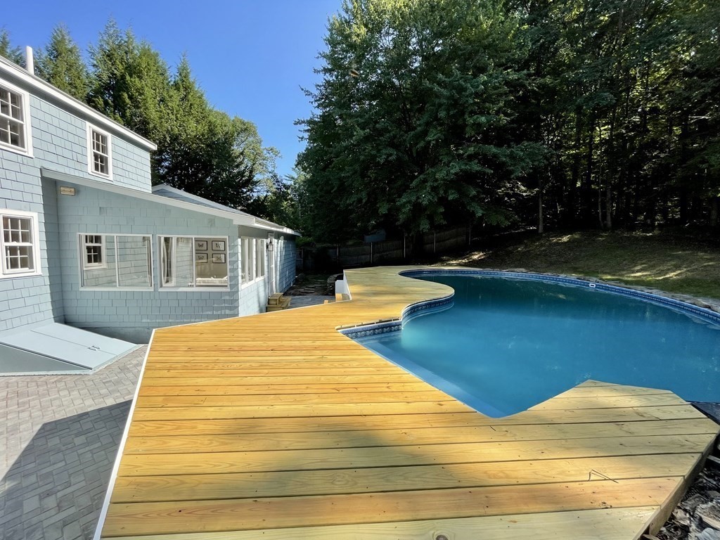 10 Hickory Drive Townsend, MA 01469 - Photo 34 of 38