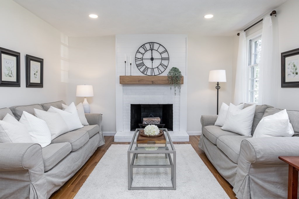 10 Hickory Drive Townsend, MA 01469 - Photo 5 of 38