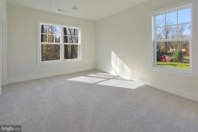 a view of livingroom with furniture