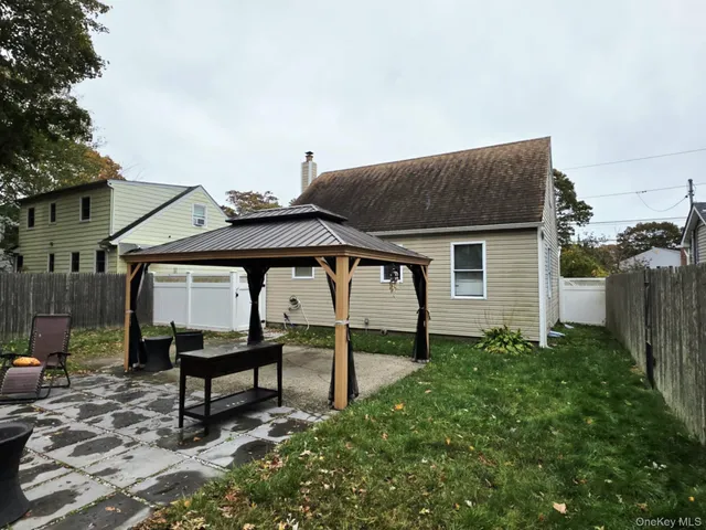 $399,989 | 277 Commack Road, Shirley, NY 11967