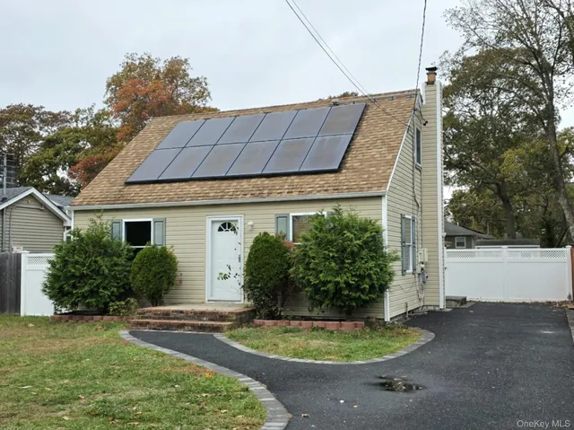 $399,989 | 277 Commack Road, Shirley, NY 11967